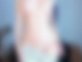 SilviaWallec MILF webcam performer live streaming