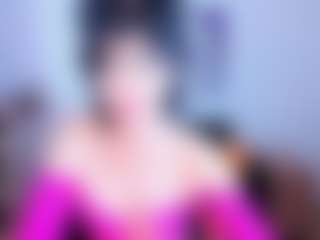 Live cam show with SilviaWallec - Petite MILF on Hubzter Live