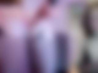 Live cam show with Heavenia - Flashing on livesuperchat.net