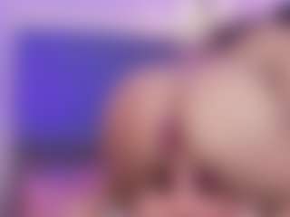 Live cam show with Sofia Watson - Ass Bouncing on Camsoda