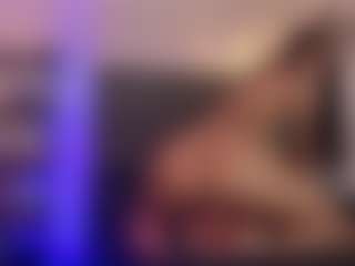 Live cam show with Sofia Watson - Trimmed Asian on StripNow