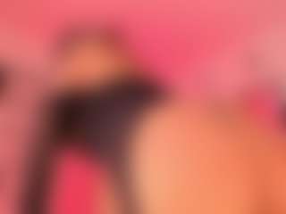 Live cam show with Luna - Ebony Small Tits on Camsoda