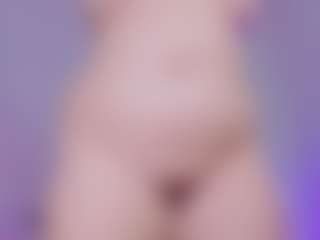 chloe-chain's Live Sex Cam Show