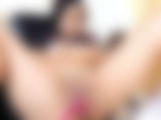 Live cam show with Julieta-Coopeer - Flexible on xDating