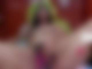 Laura Hills's Live Sex Cam Show
