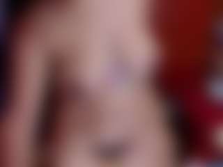 Live cam show with Laura Hills - Smoking on madthumbs