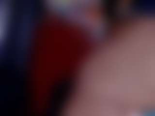 Live cam show with Laura Hills - Middle Aged on Camsoda