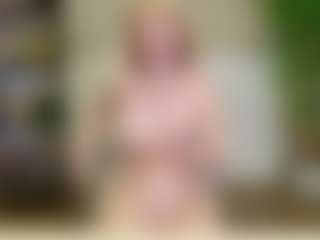 Live cam show with LadyLeea - Granny on Streamer API