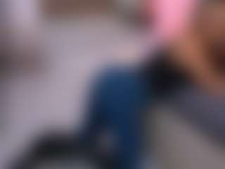 Spettacolo in cam dal vivo con CindeFucknRella - Striptease su Camsoda