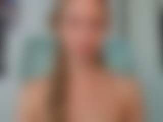 Live cam show with F1oraa - Moaning on fapnchat