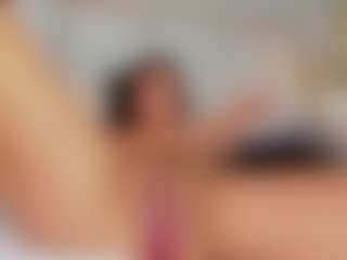 Live cam show with carolyne-parker - Petite on Camsoda