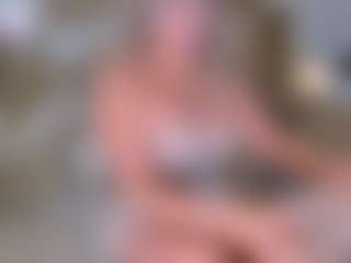 Live cam show with novacyysantos - Blondie on TeamSkeetLive