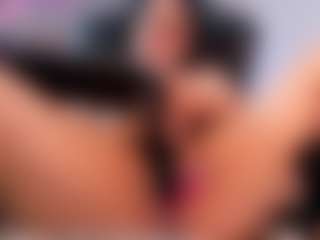 Victoria Mooree MILF webcam performer live streaming