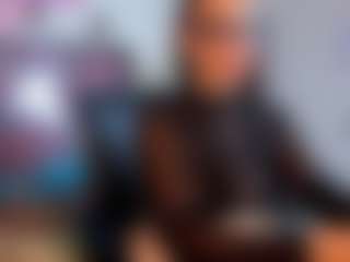 Victoria Mooree MILF webcam performer live streaming