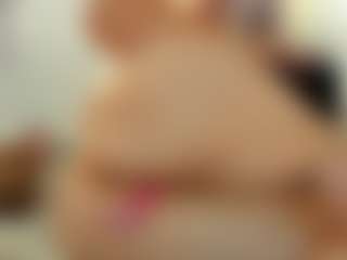 Live cam show with Victoria Mooree - Average on Camsoda