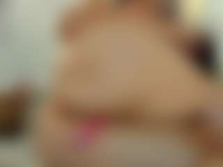 Victoria Mooree MILF webcam performer live streaming