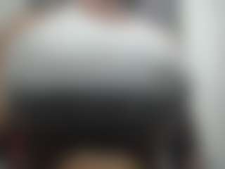 hilary18inches's Live Sex Cam Show