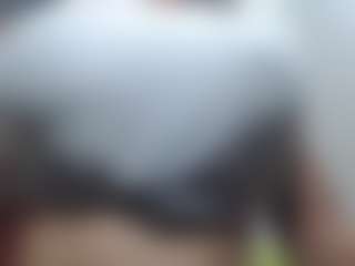 hilary18inches's Live Sex Cam Show