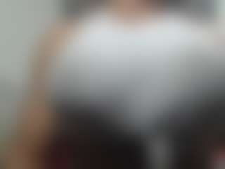 hilary18inches's Live Sex Cam Show