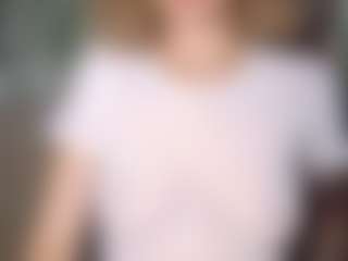 Live cam show with xoxcat - Neon Hair on Mixed Magazine Live