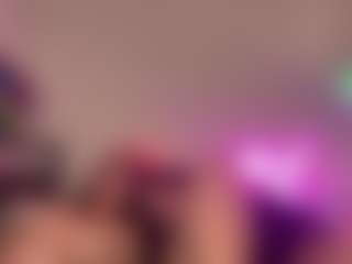 Live cam show with loveznina - Lovense on sexylive.show