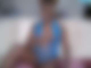 Live cam show with princesseshanize - Costume on CamClone