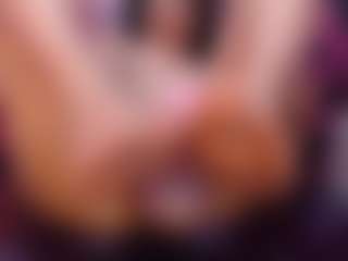 Live cam show with MilfRockRoll - Public MILF on UwU Esports