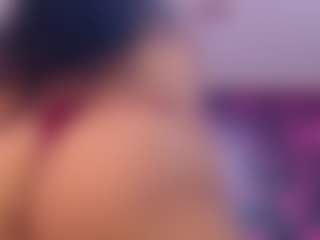 Live cam show with MilfRockRoll - Bikini on Camsoda