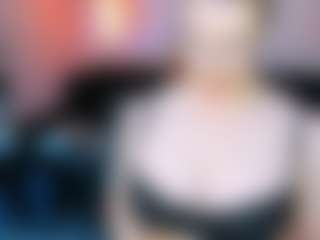 Live cam show with MrsIngrid - Shaved on Camsoda