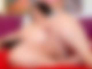 lindalovesexy MILF webcam performer live streaming