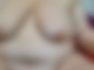 lindalovesexy MILF webcam performer live streaming