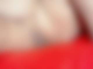 lindalovesexy MILF webcam performer live streaming