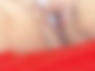 Live cam show with lindalovesexy - Curvy MILF on Camiplay Live