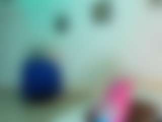 Live cam show with SinthiaCollins - Middle Aged on SmokeAndPoke