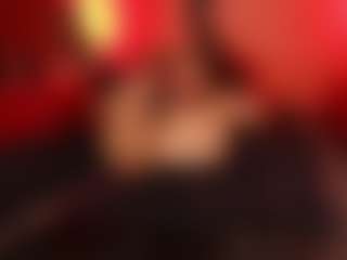 Live cam show with JenniferStarTS - Brown Eyes on Streamer API