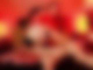Spettacolo in cam dal vivo con JenniferStarTS - Mature su Camsoda