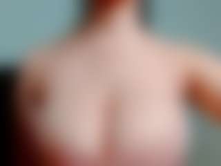 Live cam show with kittyeyess - Spank Black on Camiplay Live