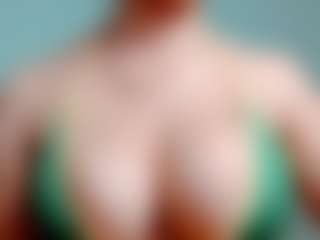 Live cam show with kittyeyess - Athletic Public on Latina Girls