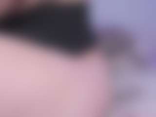 Live cam show with Lady afrodita - Oil on Mixed Magazine Live