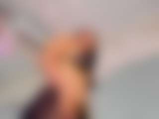 Live cam show with Sofii-James - Shaved on Dolls Live
