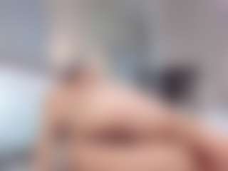 Live cam show with Sofii-James - Shaved on Camversity