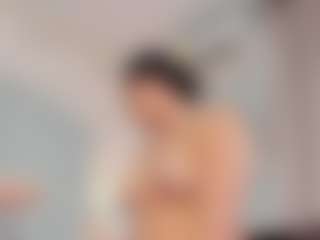 Live cam show with Sofii-James - Petite on madthumbs