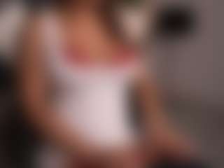 LaraSimon MILF webcam performer live streaming