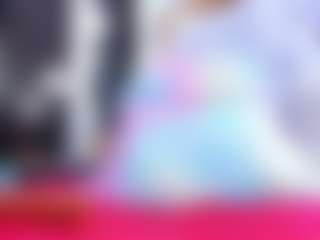 Live cam show with SarayRoyse - Petite on CamSodaAdn