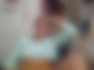 Live cam show with karlapum - Shaved Pussy on CamwithHer