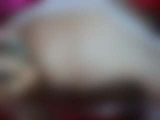 sammy-evaans MILF webcam performer live streaming