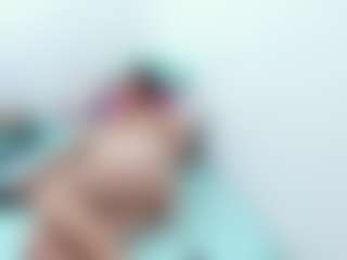 charlotte MILF webcam performer live streaming