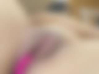 Live cam show with BIANCAROY - Living Room on Uber Horny