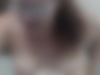 selenhax MILF webcam performer live streaming