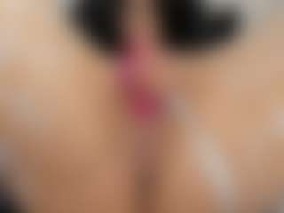 mollyy-rosse's Live Sex Cam Show